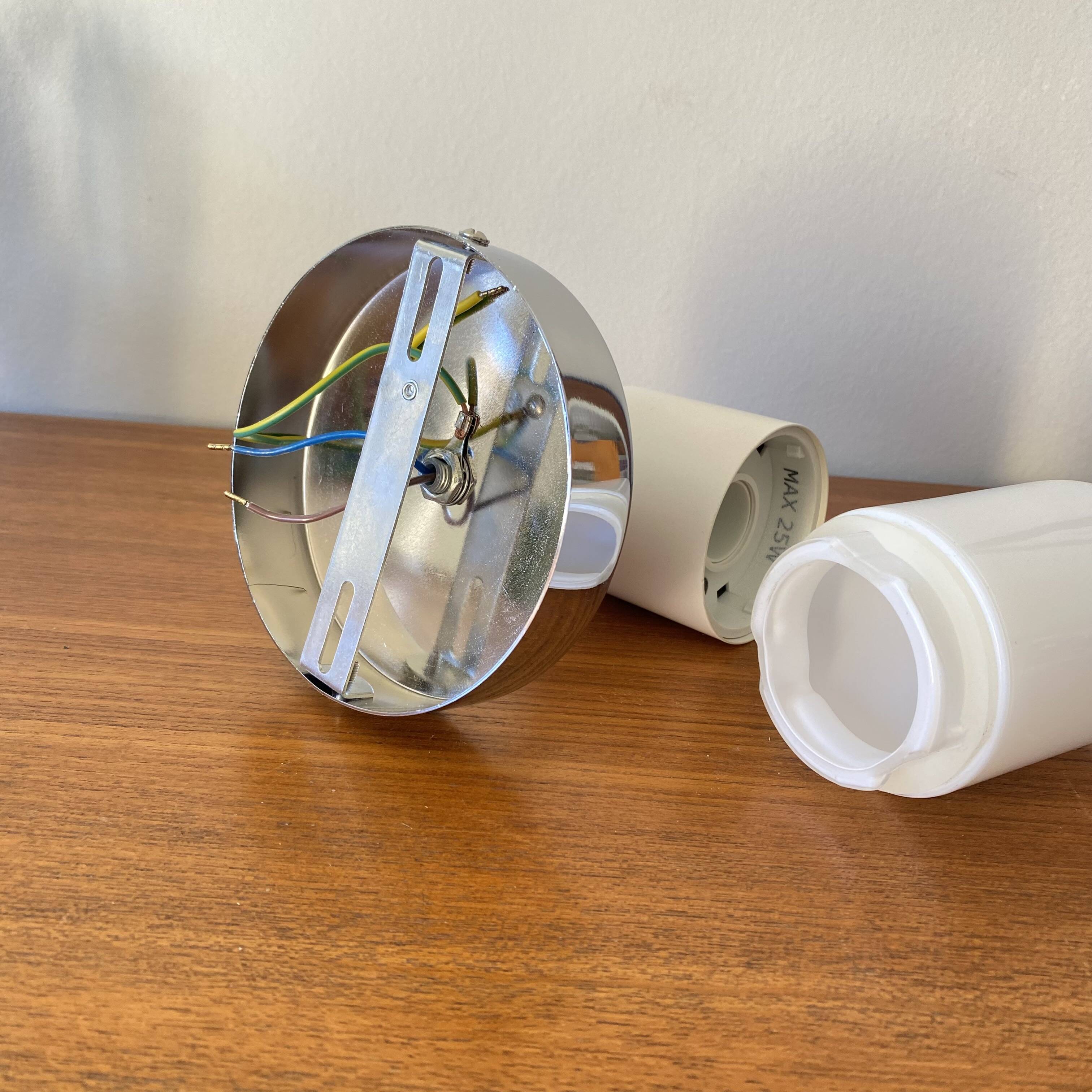 Applique murale verre blanc tubulaire et inox années 80