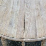 Table à manger ronde extensible Louis Philippe à volets rénovée avec 4 rall