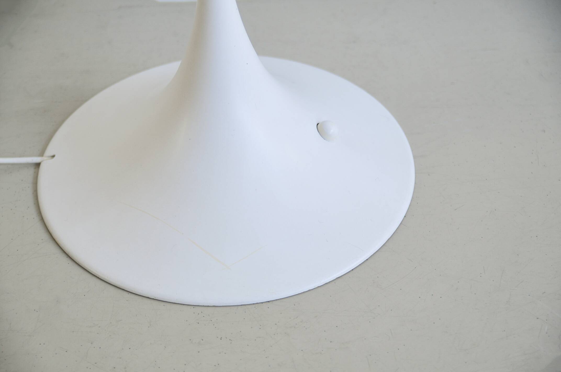 Lampadaire Panthella de Verner Panton pour Louis Poulsen