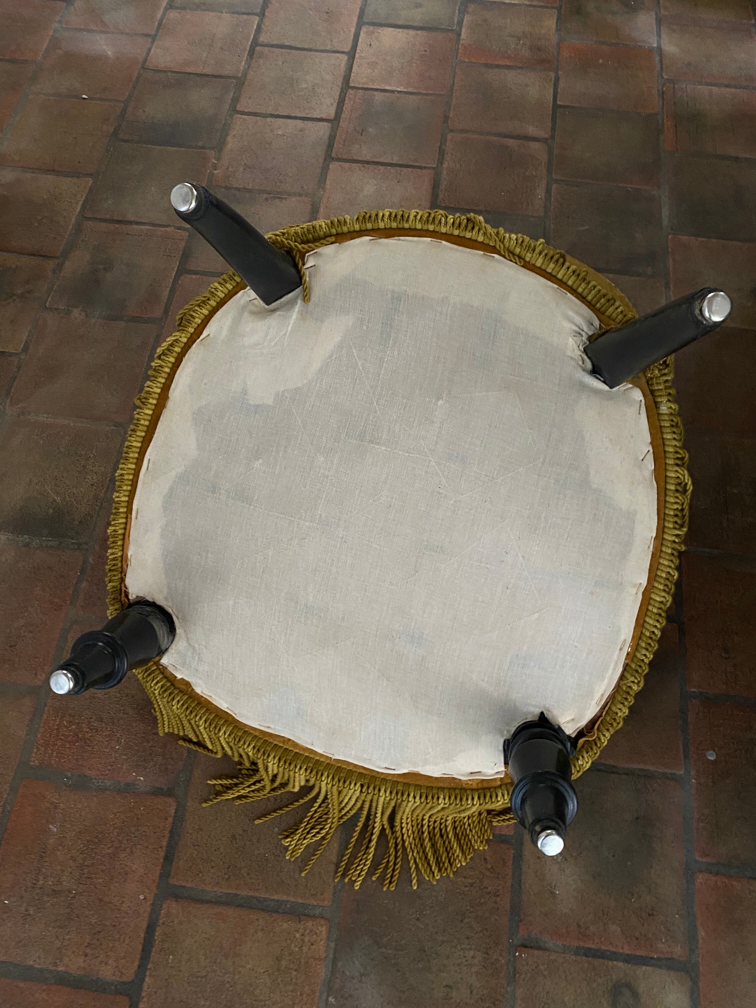 Toad armchair