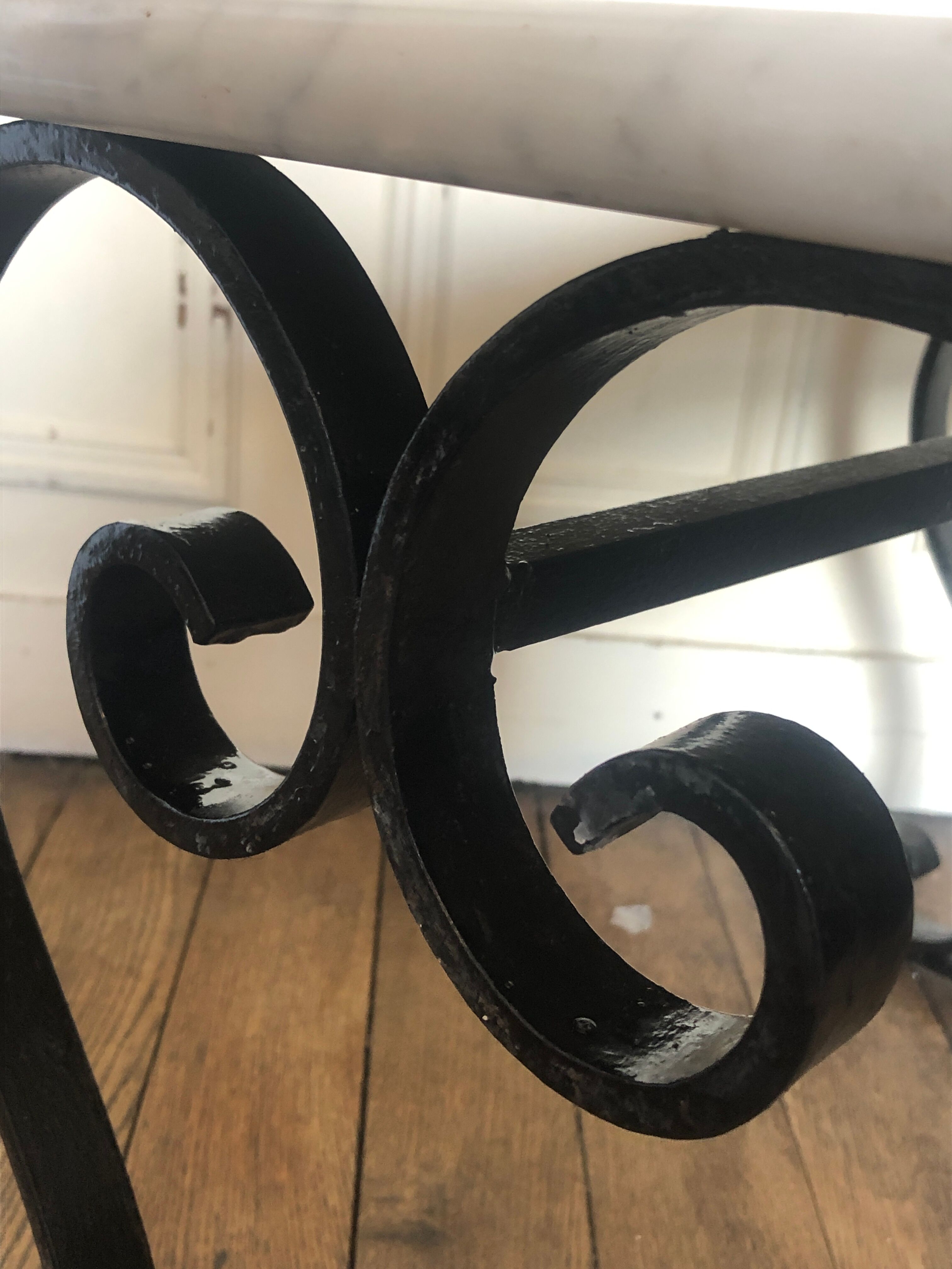 Table low white marble