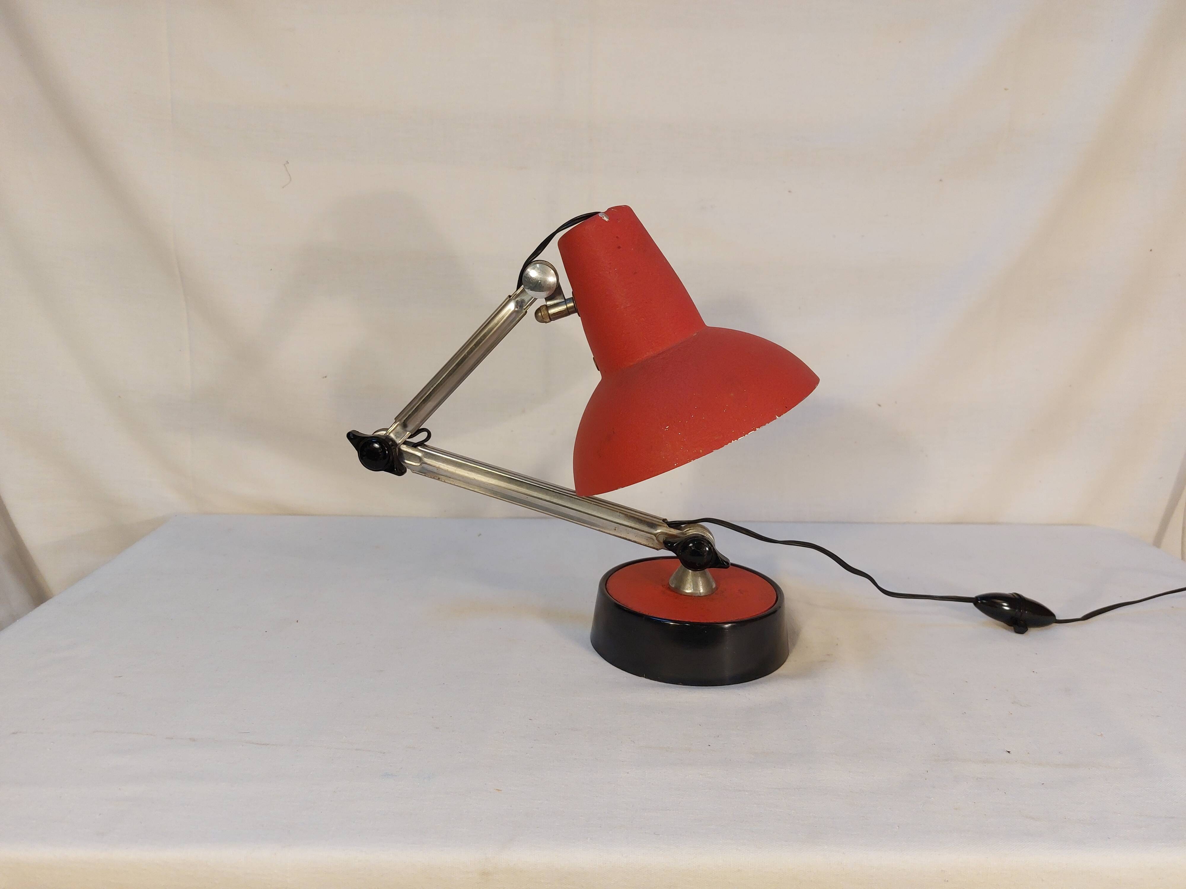 Vintage red articulated desk lamp - 70s/80s