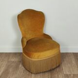 Velvet toad easy chair