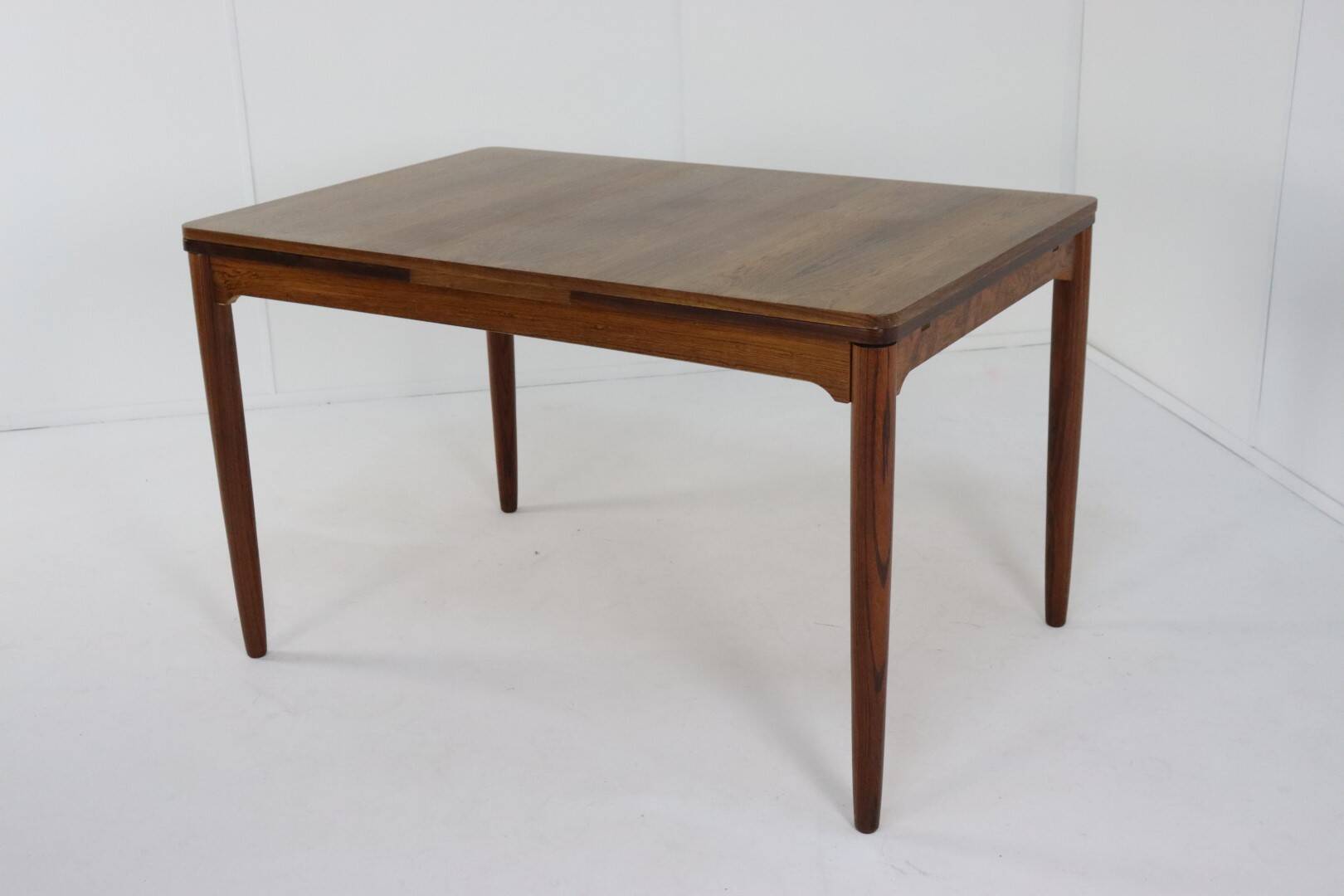 Extendable rectangular dining table in rosewood 'Emmedingen'