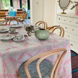 Linen bench tablecloth and pink overconting