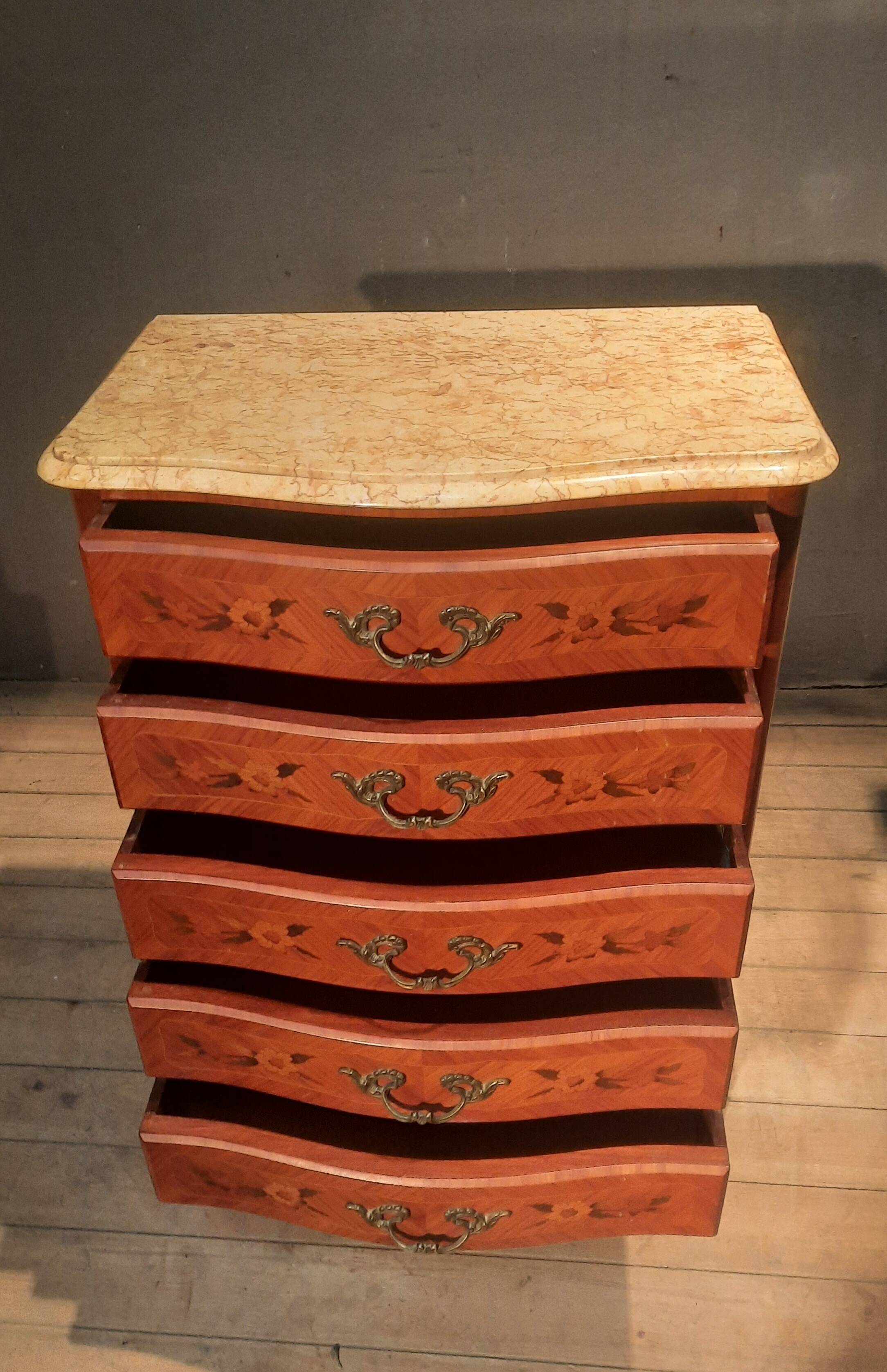 Flowered marquetry commode in Louis XV style