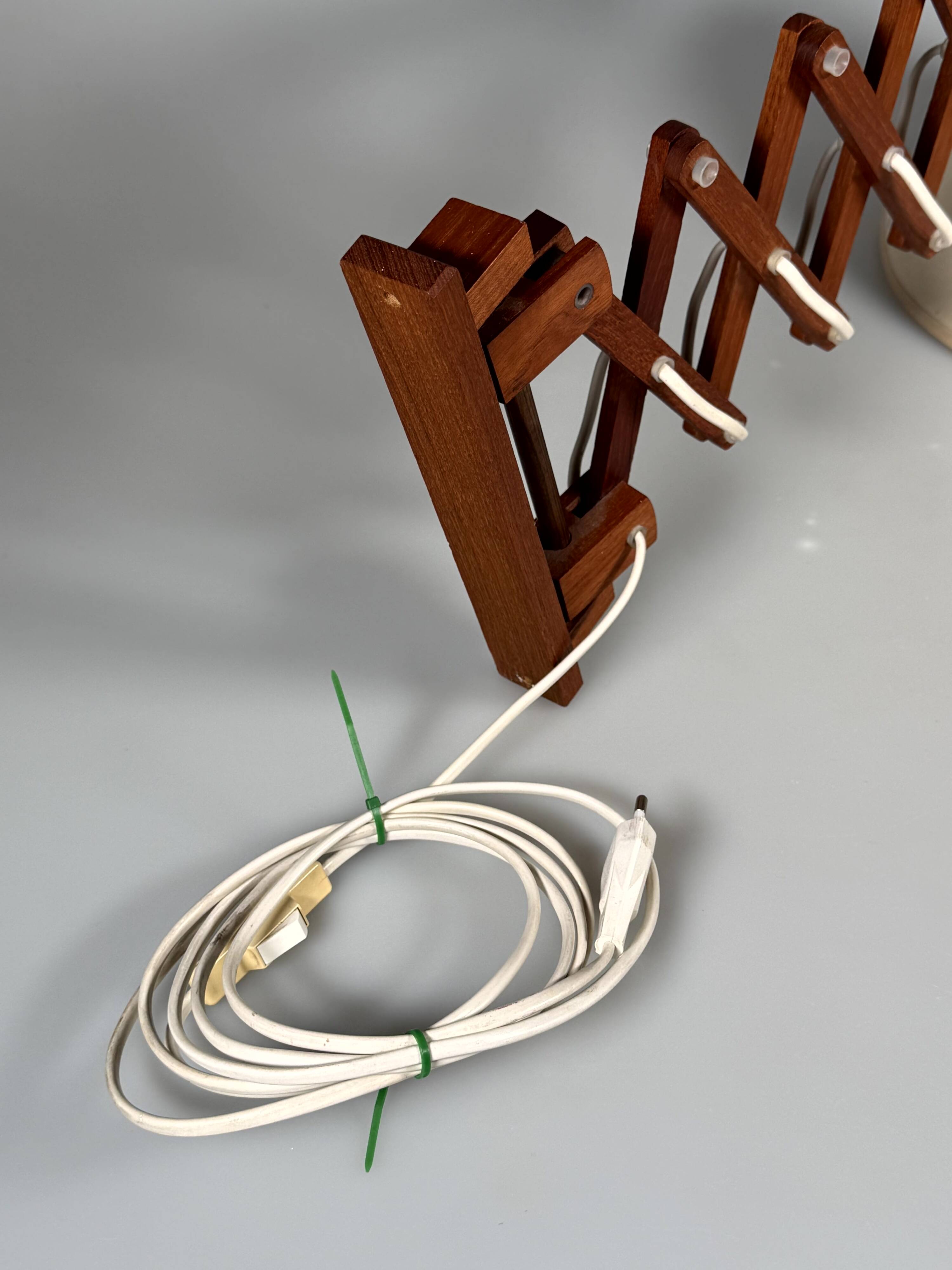Applique murale des années 1960 1970, lampe ciseaux en teck, Danemark, design danois