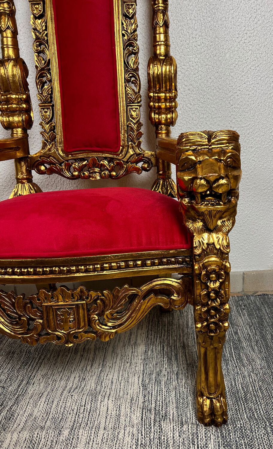 Baroque throne