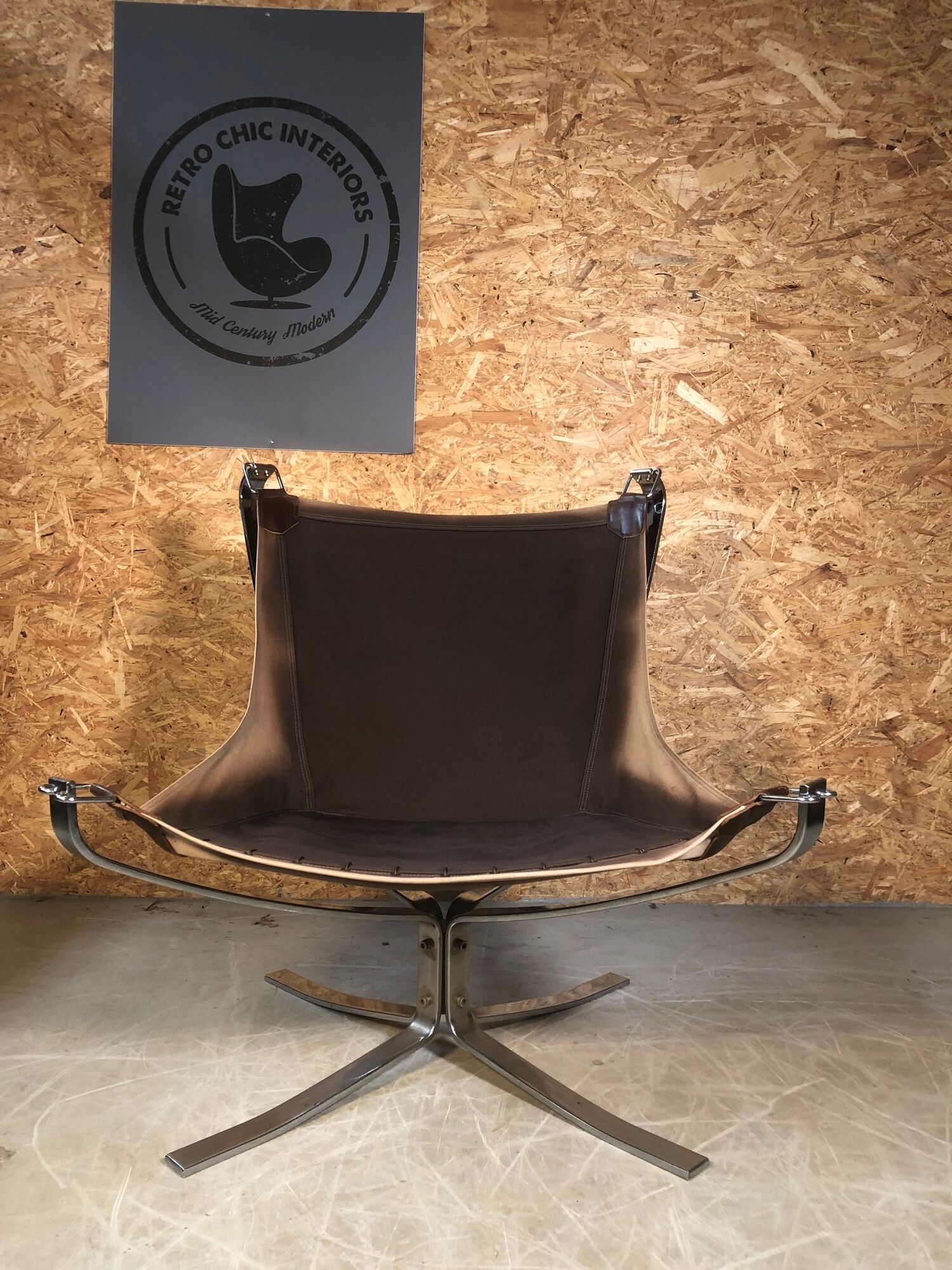 Vintage retro sigurd resell leather  &  chrome falcon chair