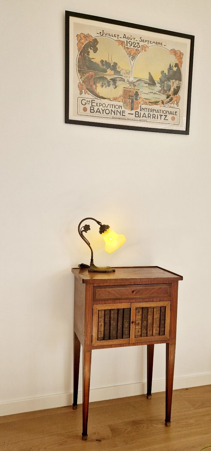 Art Nouveau style lamp