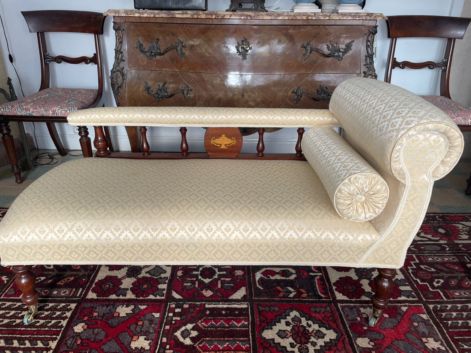 Victorian mahogany daybed.