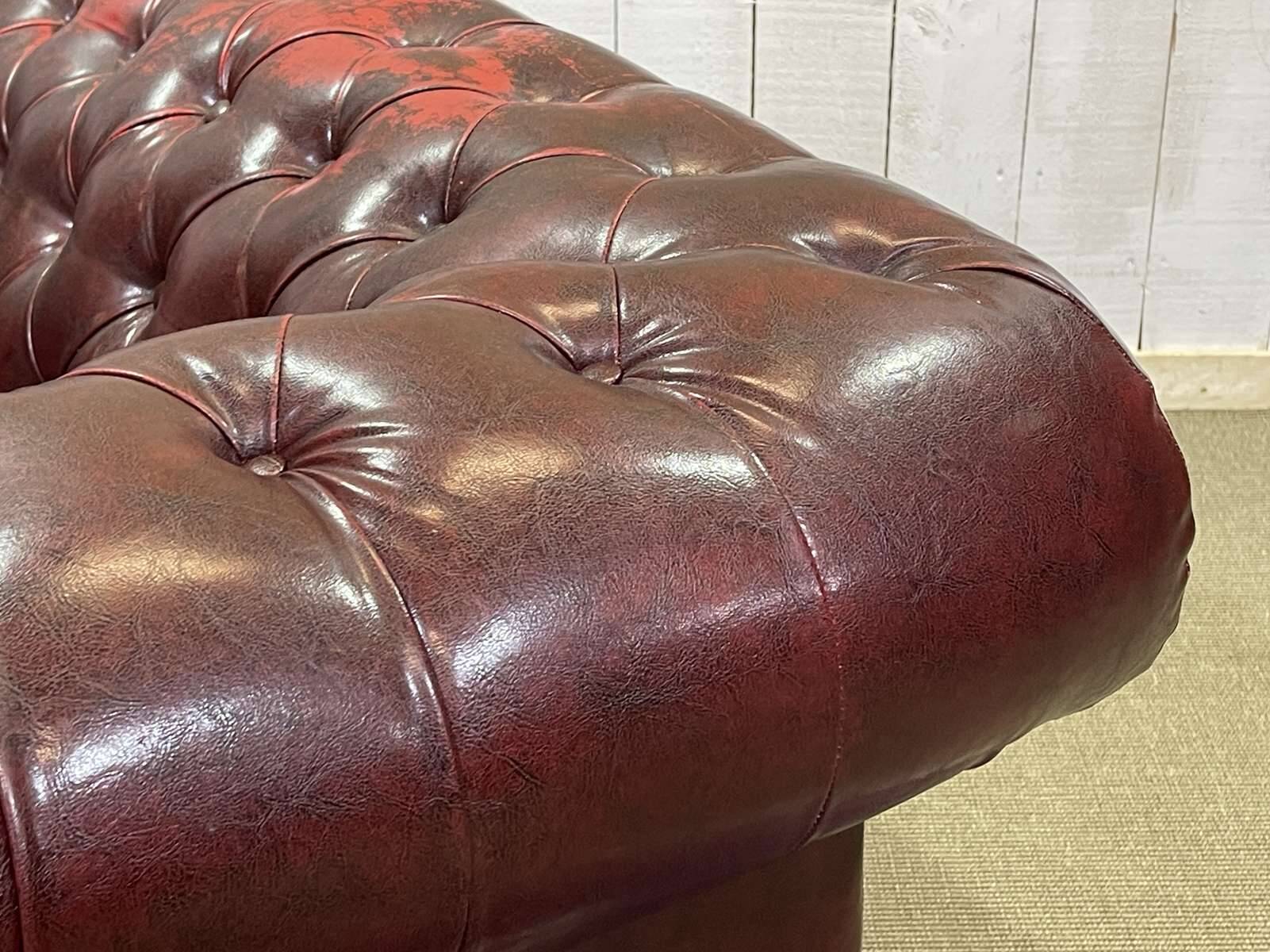 1980s Red 2-Seater Chesterfield Sofa