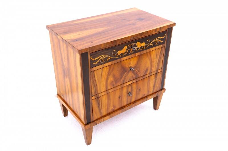 Commode en noyer unique, Allemagne, vers 1890. Après restauration.