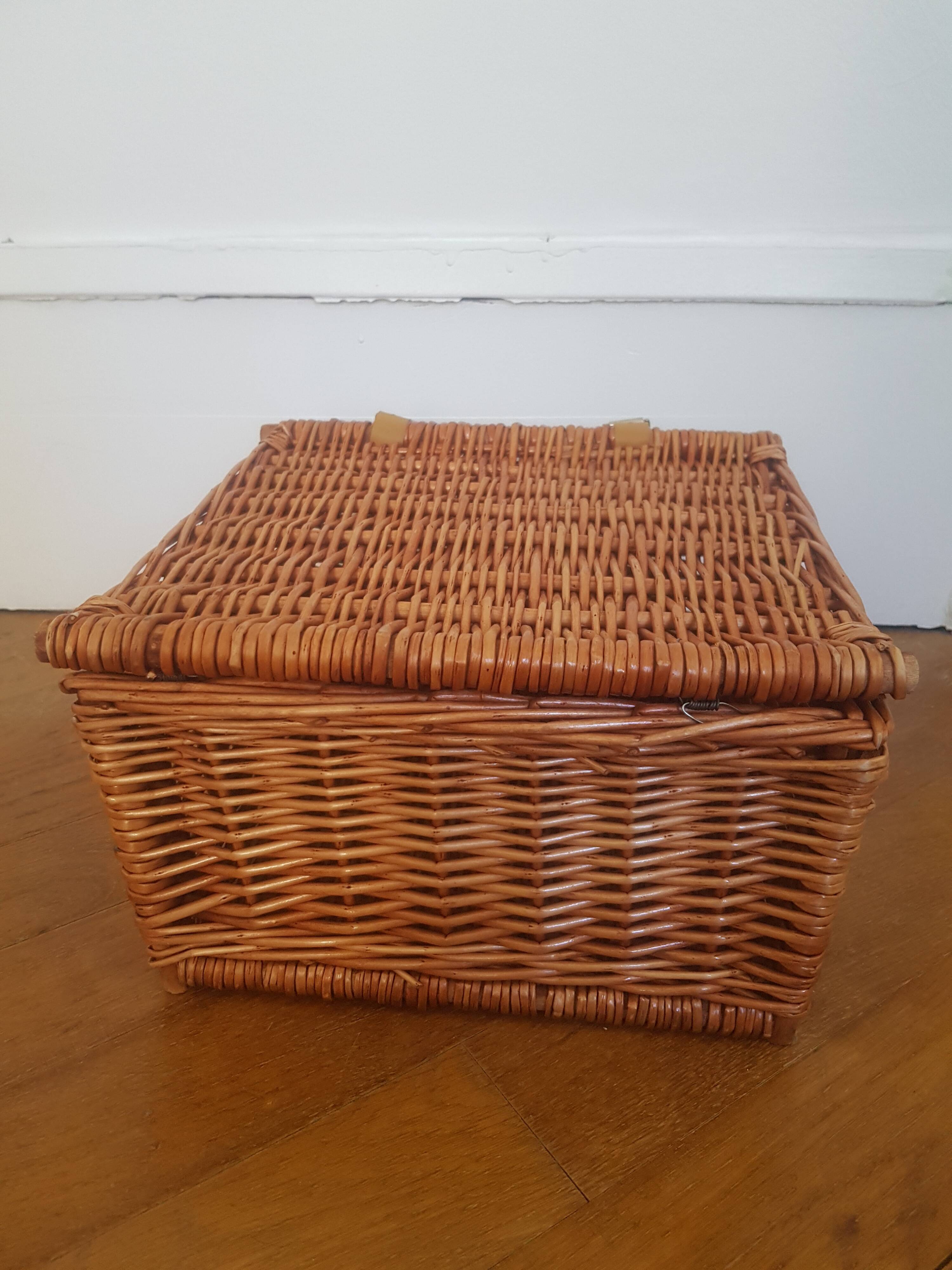 Wicker basket