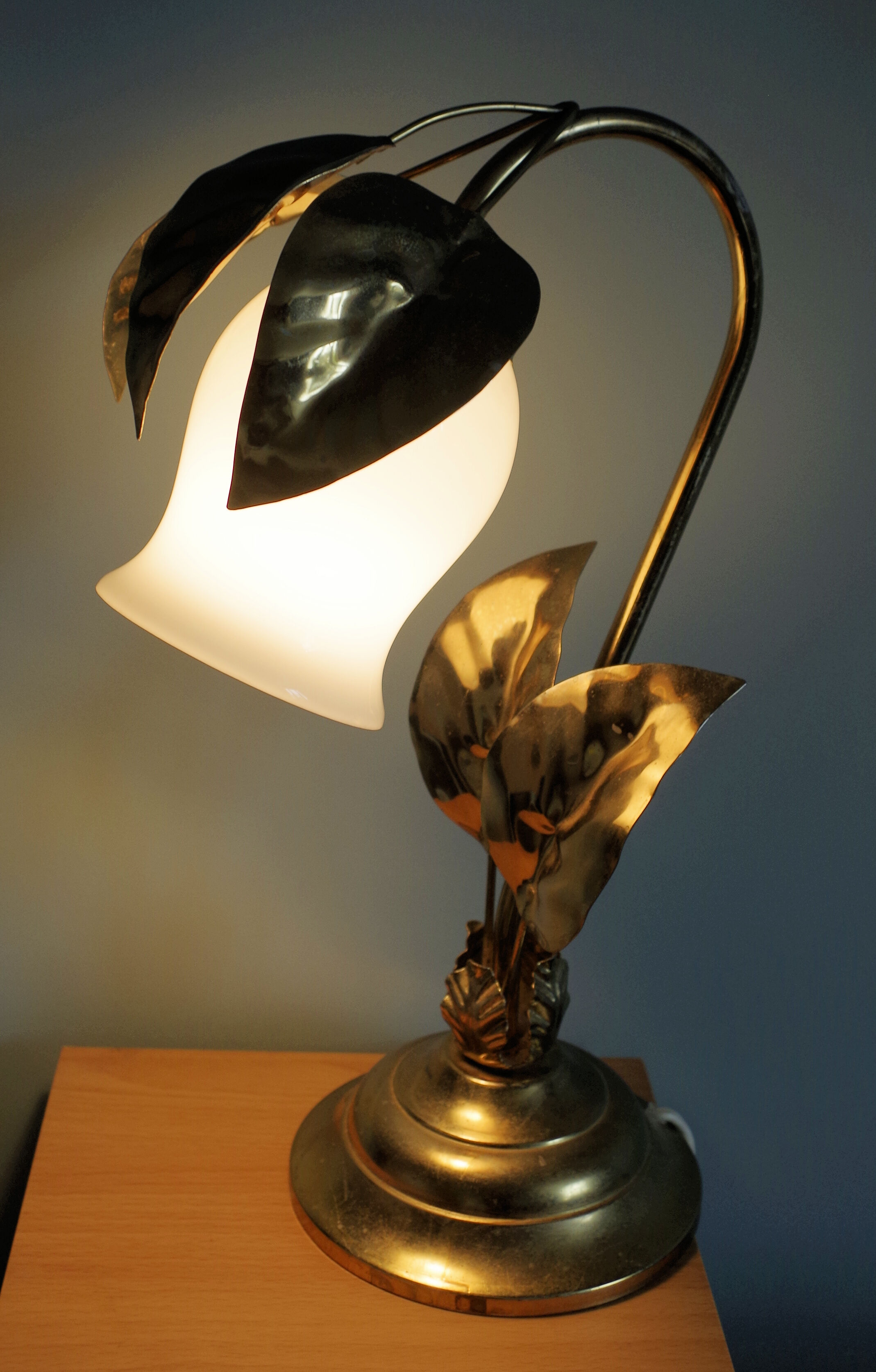 Brass flower lamp