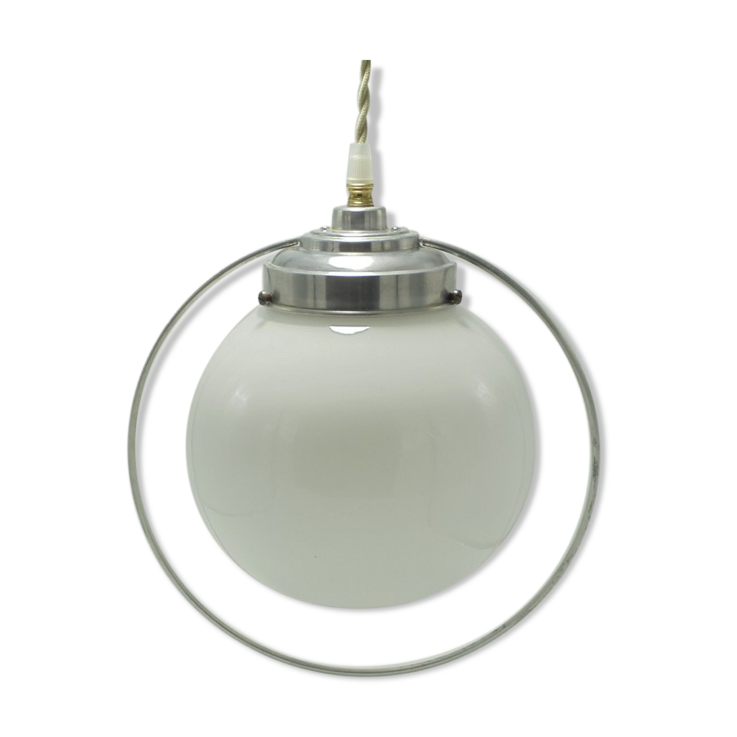 Opaline globe suspension