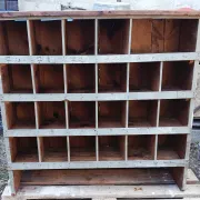 Workshop furniture with double-sided lockers