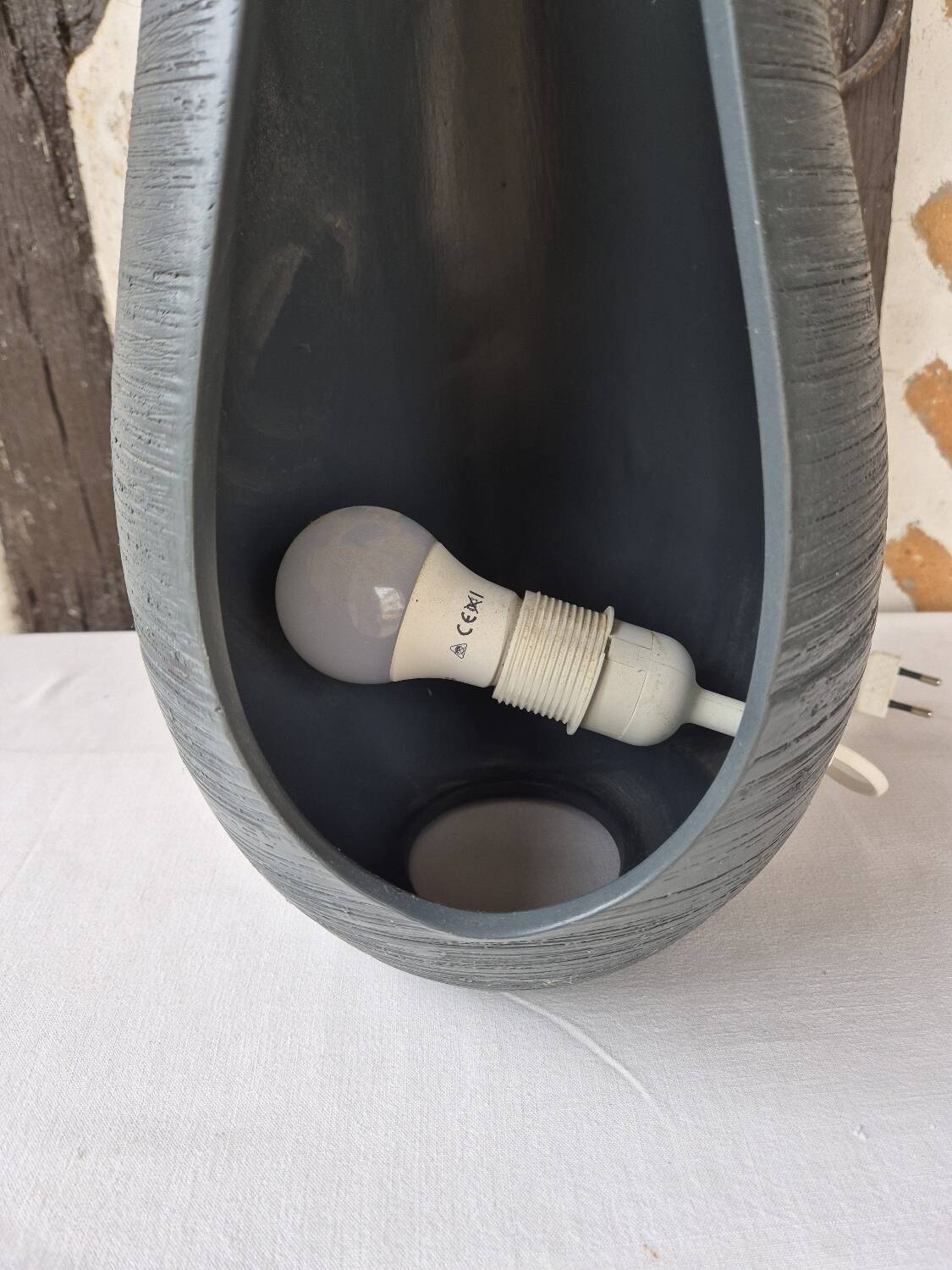 Grande lampe d'ambiance grise