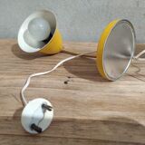 Lampe de bureau articulée vintage jaune en métal
