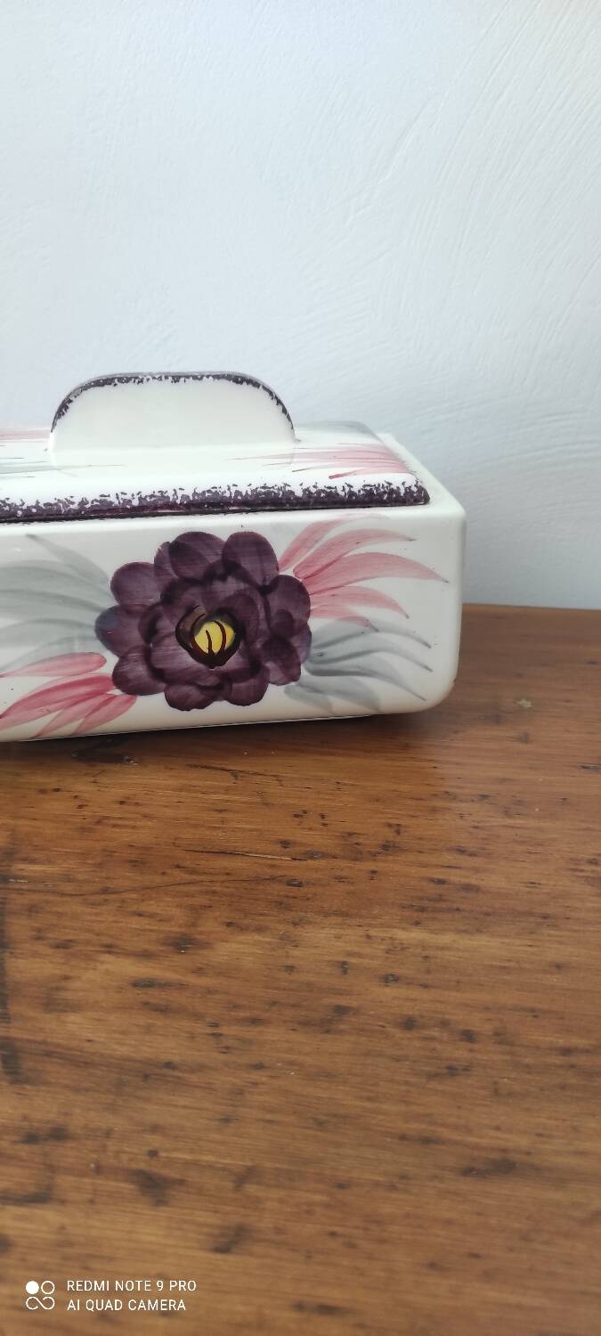 Biscuit or candy box