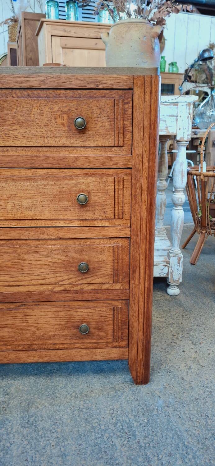Antique chest of drawers