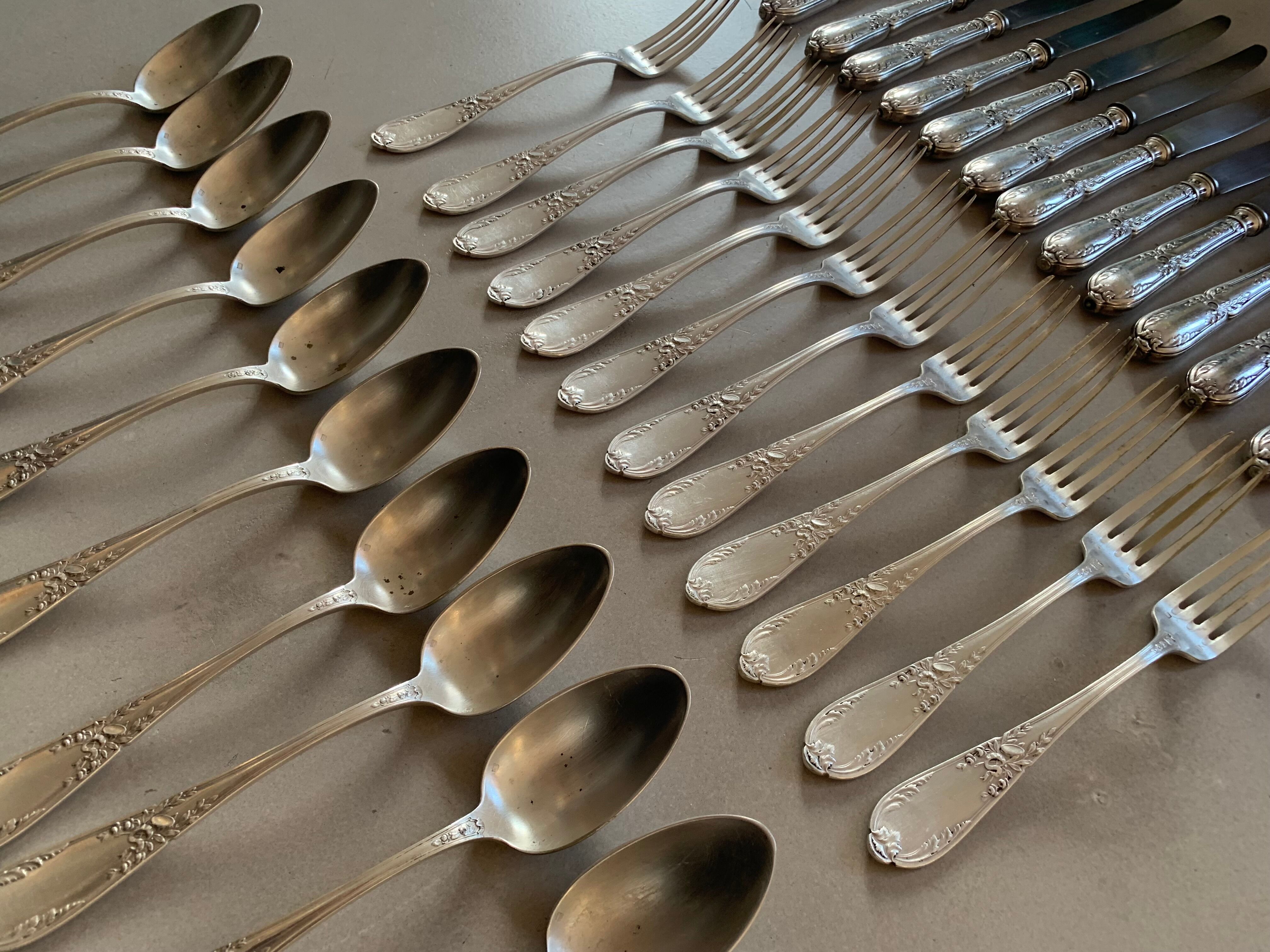 Housewife 35 place settings SFAM