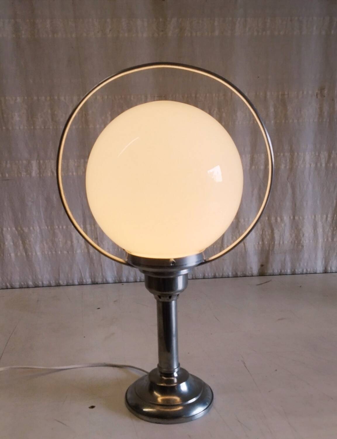 Table lamp in tin and opaline globe - mid 20th century