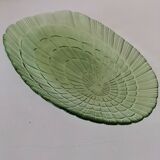 Oval glass shell-shaped dish