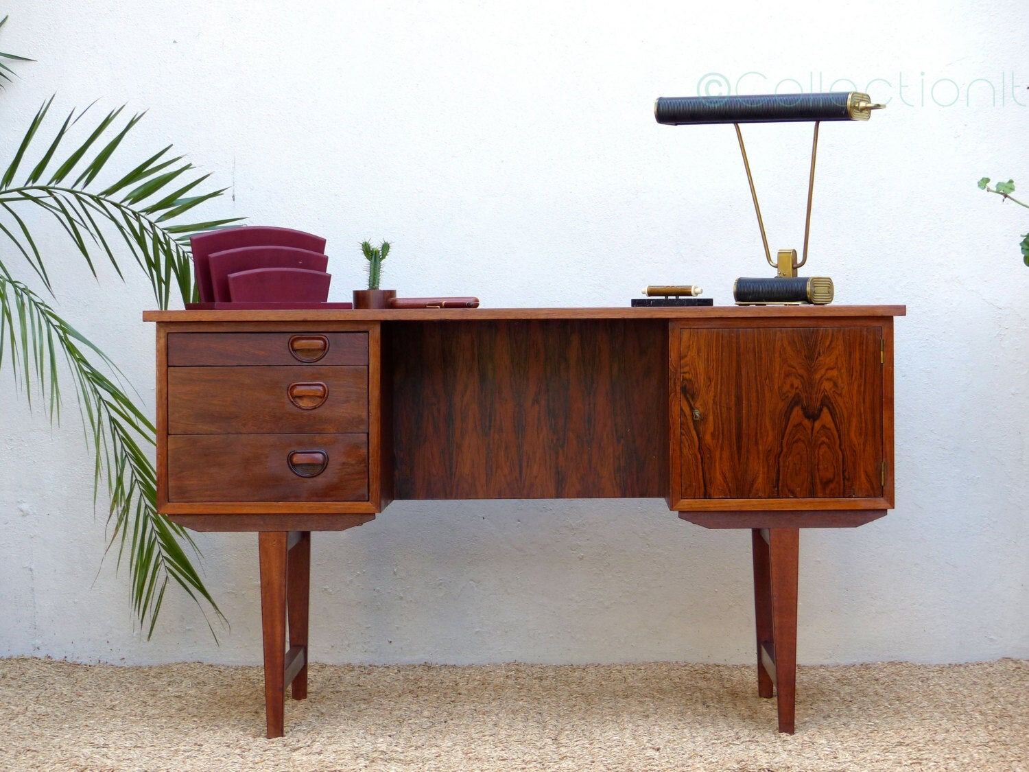 Scandinavian rosewood desk in Rio