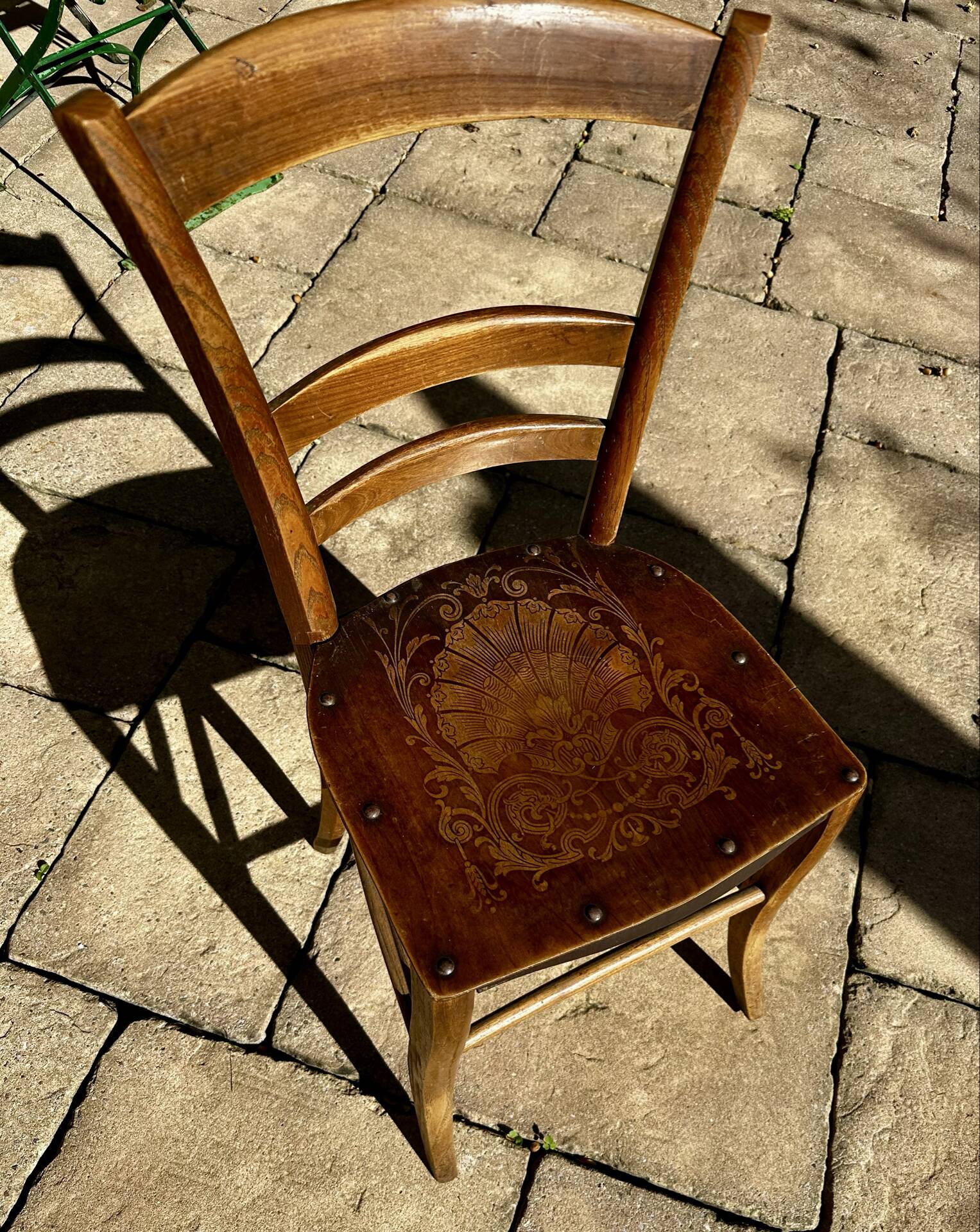 Chaise de bistrot ancienne