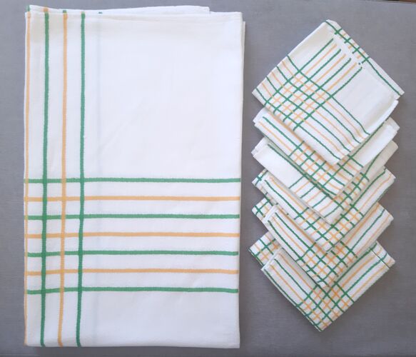 Nappe 140 x 160 et 6 serviettes