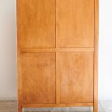 Armoire vitrée parisienne