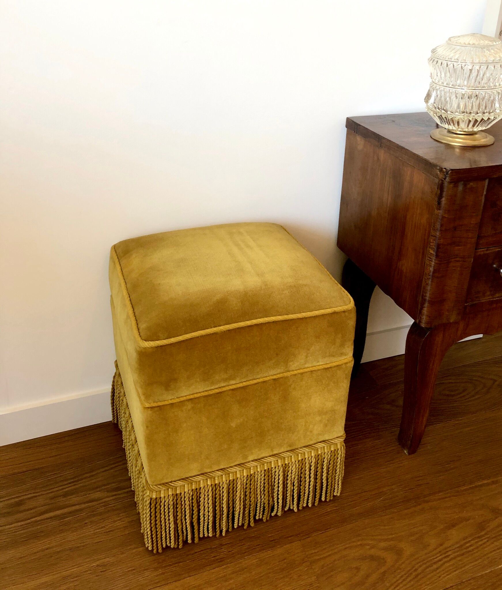 Velvet pouf