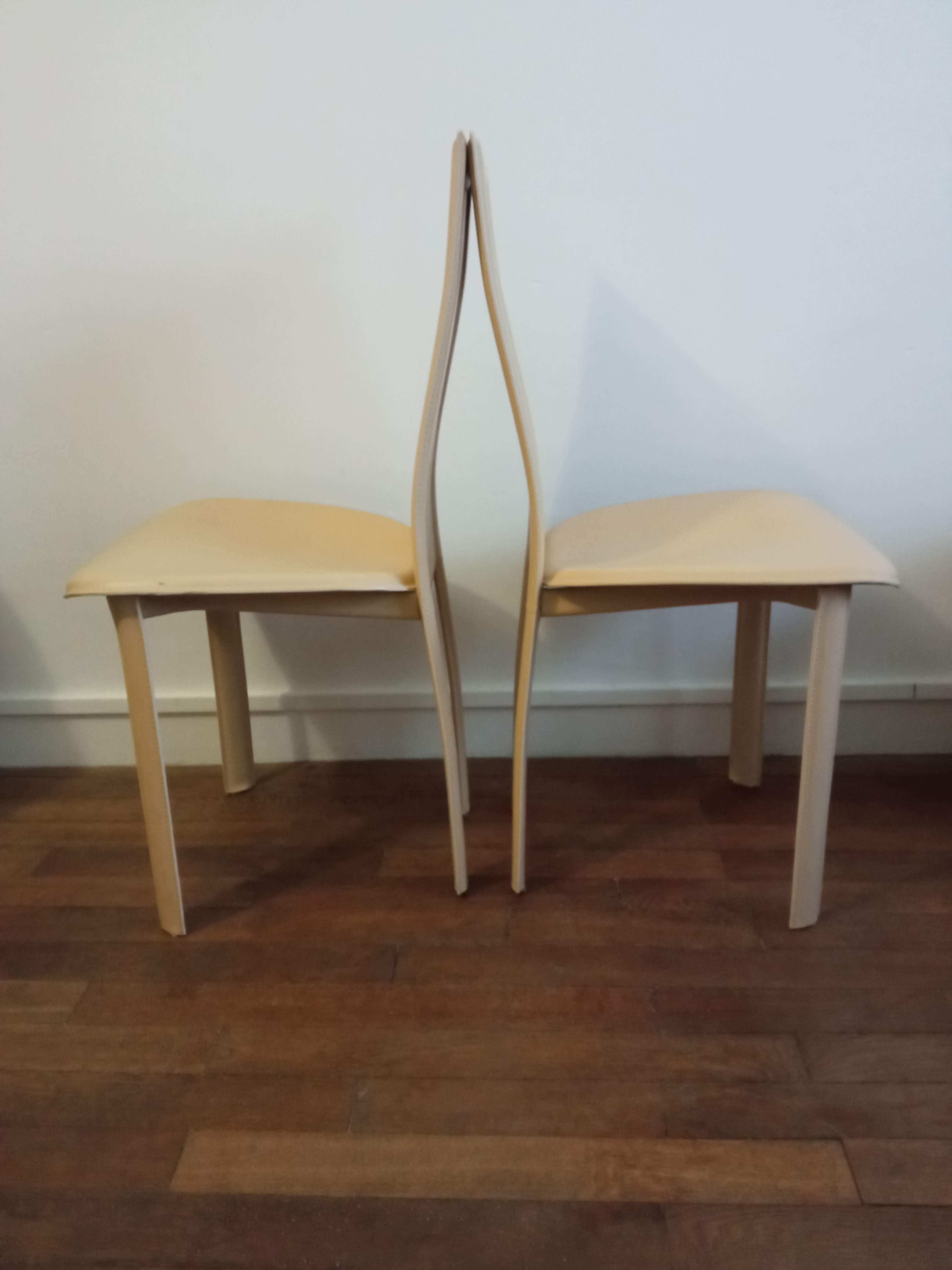 Paire de chaises italiennes Quia en cuir 1970  Selency