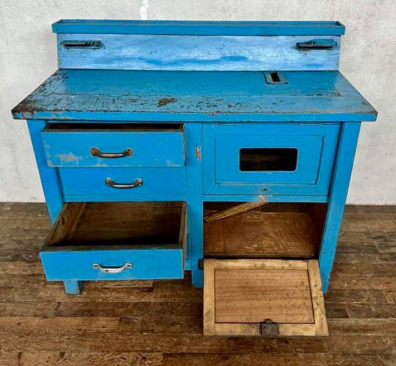 Wooden commercial workshop furniture with 4 drawers and 2 hinged doors - original patina