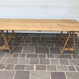 Winegrower's farm table