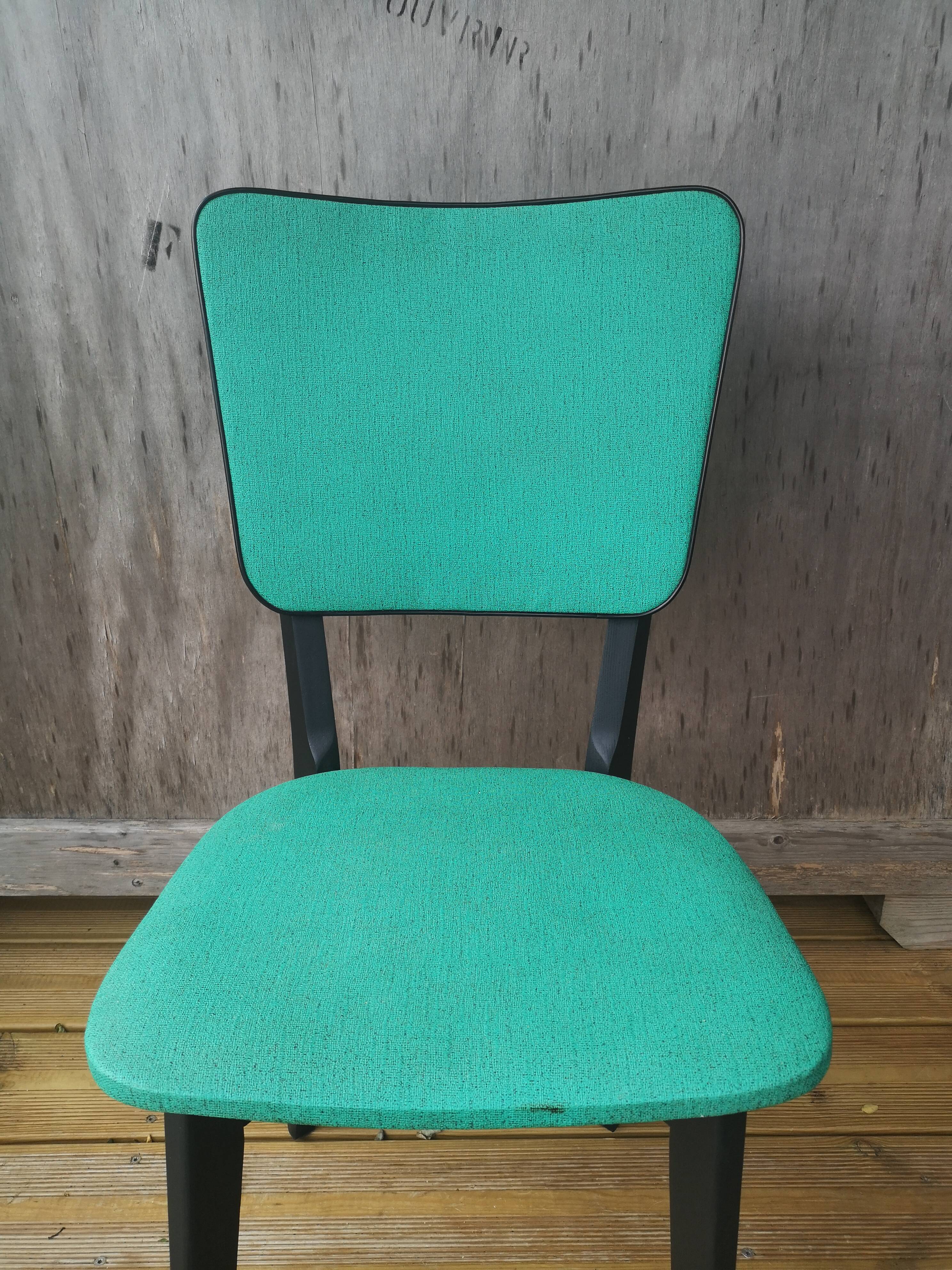 Lot de 2 chaises bois et moleskine verte