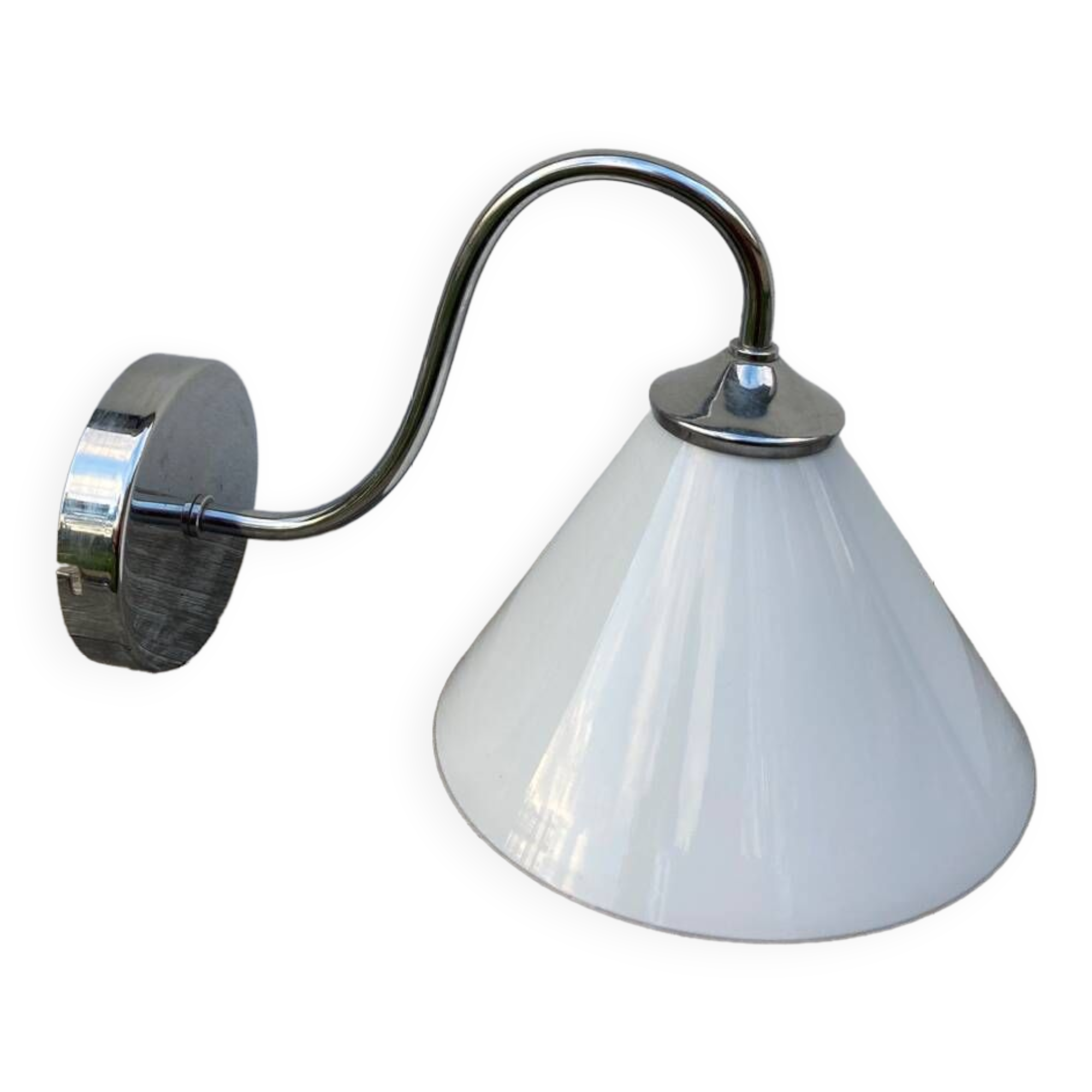 Wall lamp in silver metal and white glass