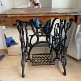 Courthiade period sewing machine