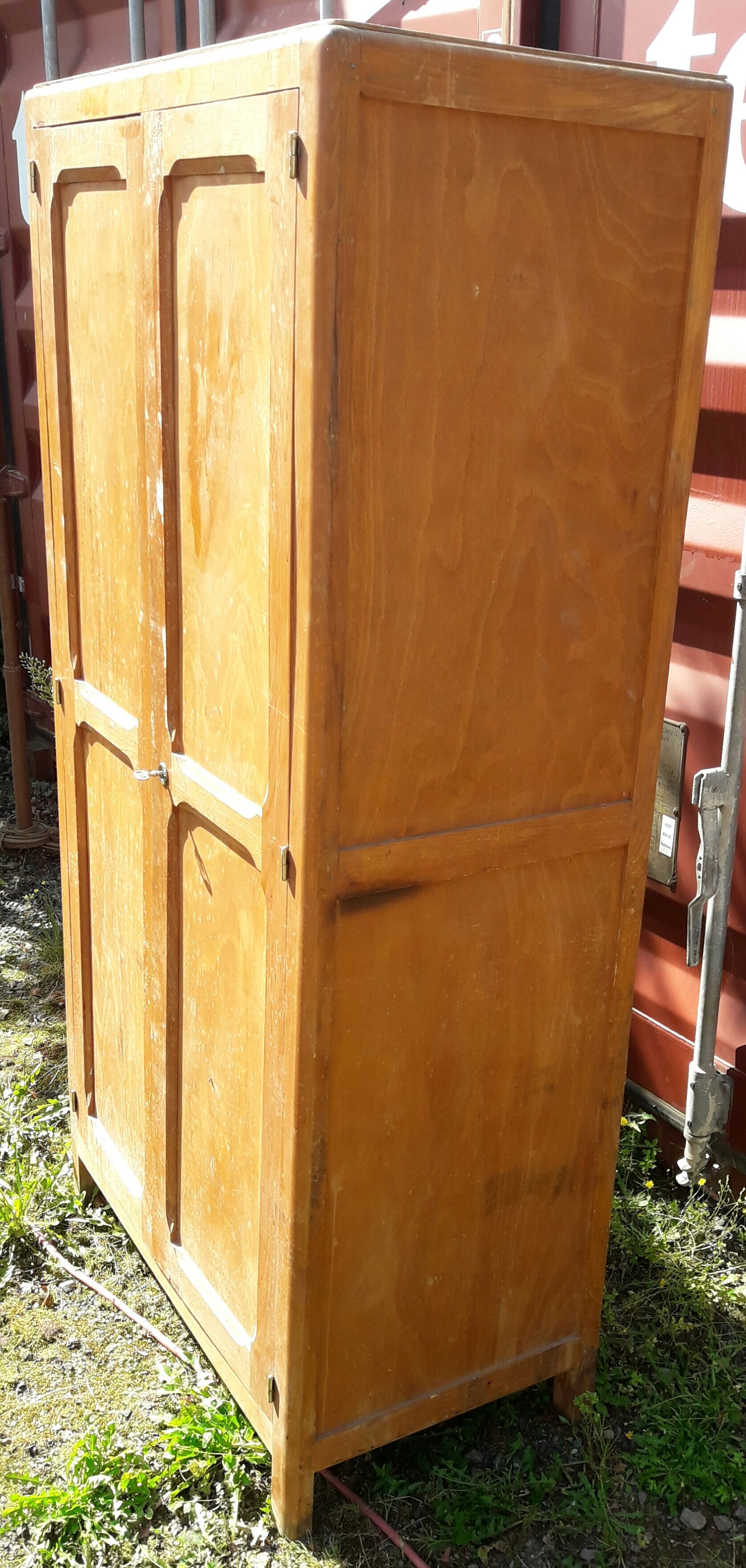 Vintage Parisian wardrobe to revamp