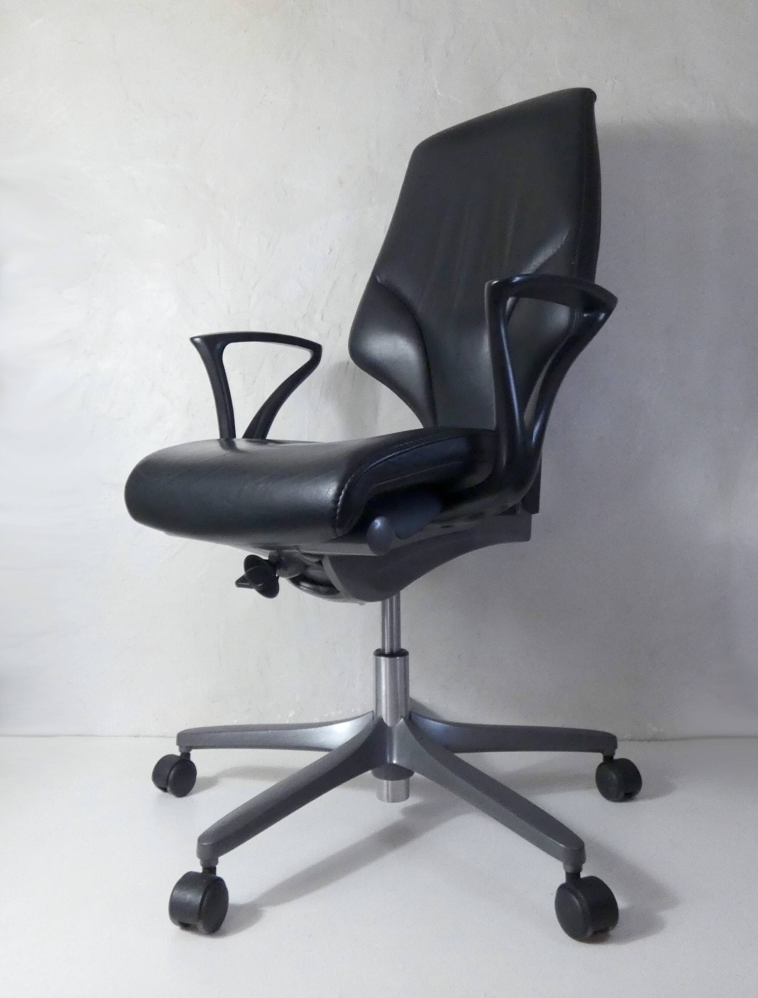 Vintage design Giroflex 64 leather office chair