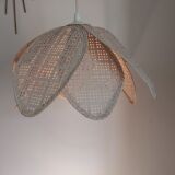 Vintage straw flower suspension