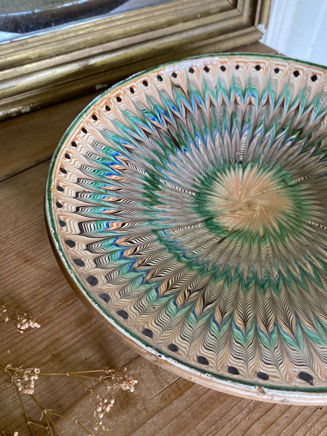 Assiette en terre cuite