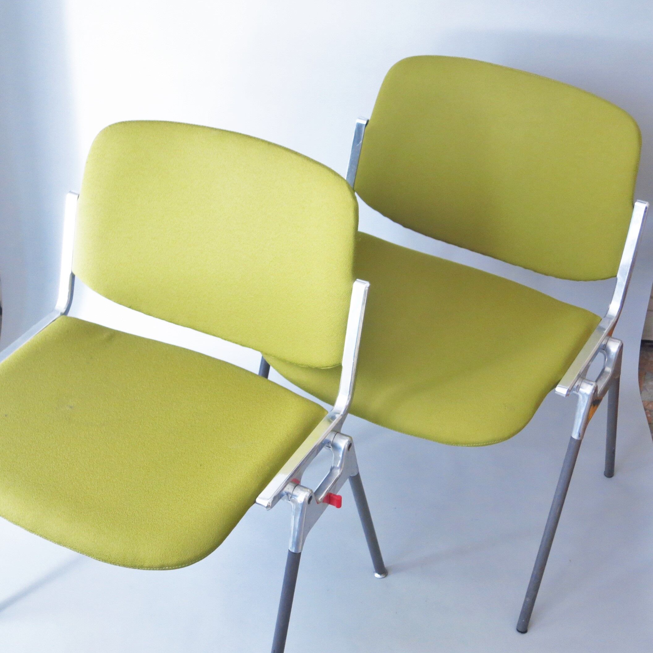 Pair of green DSC chairs anise Giancarlo Piretti Castelli