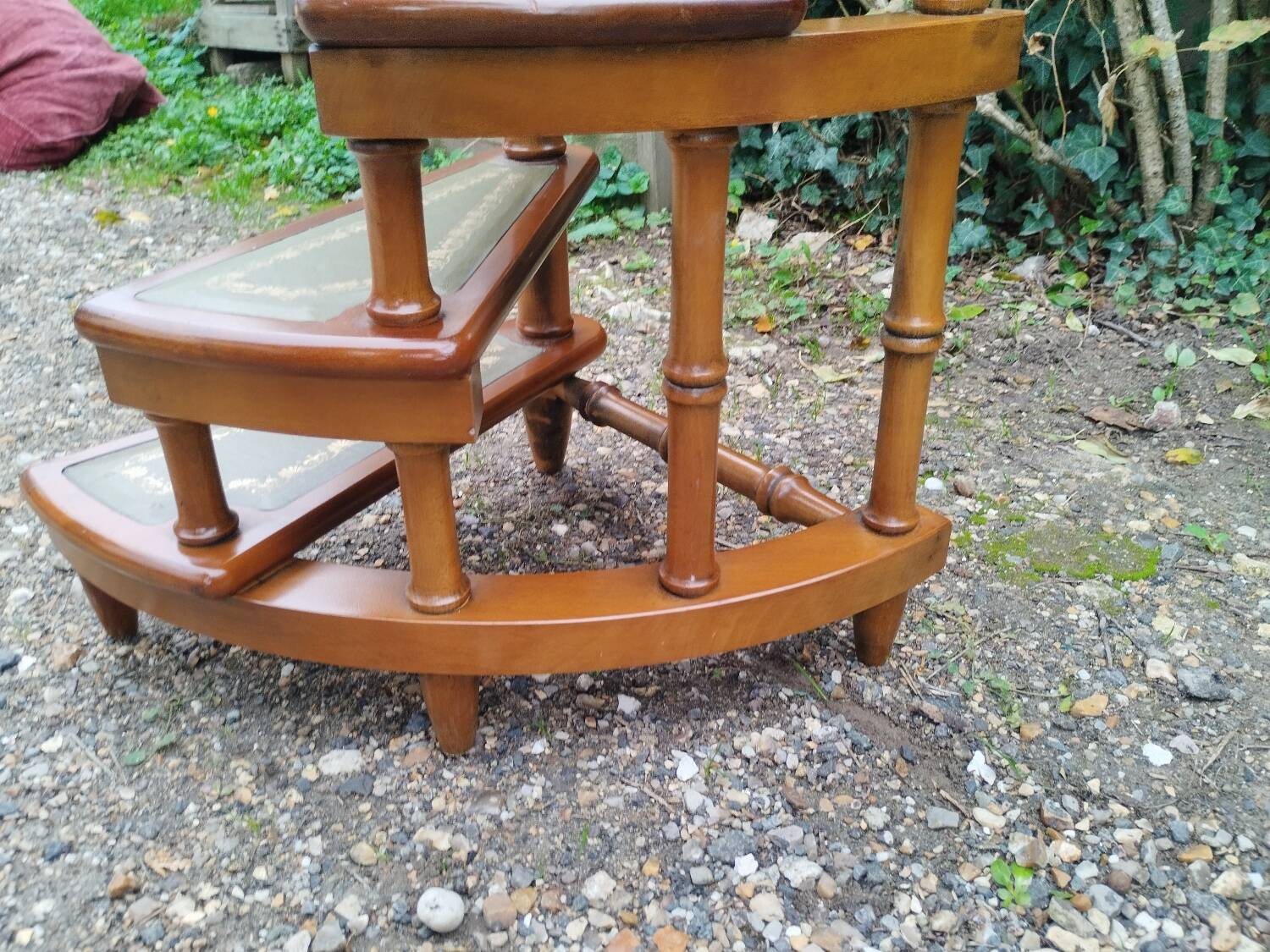 Escalier de bibliothèque ancien