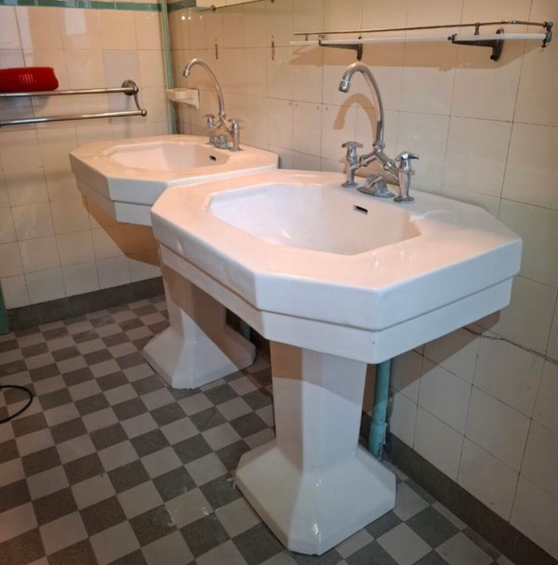 Art Deco washbasin