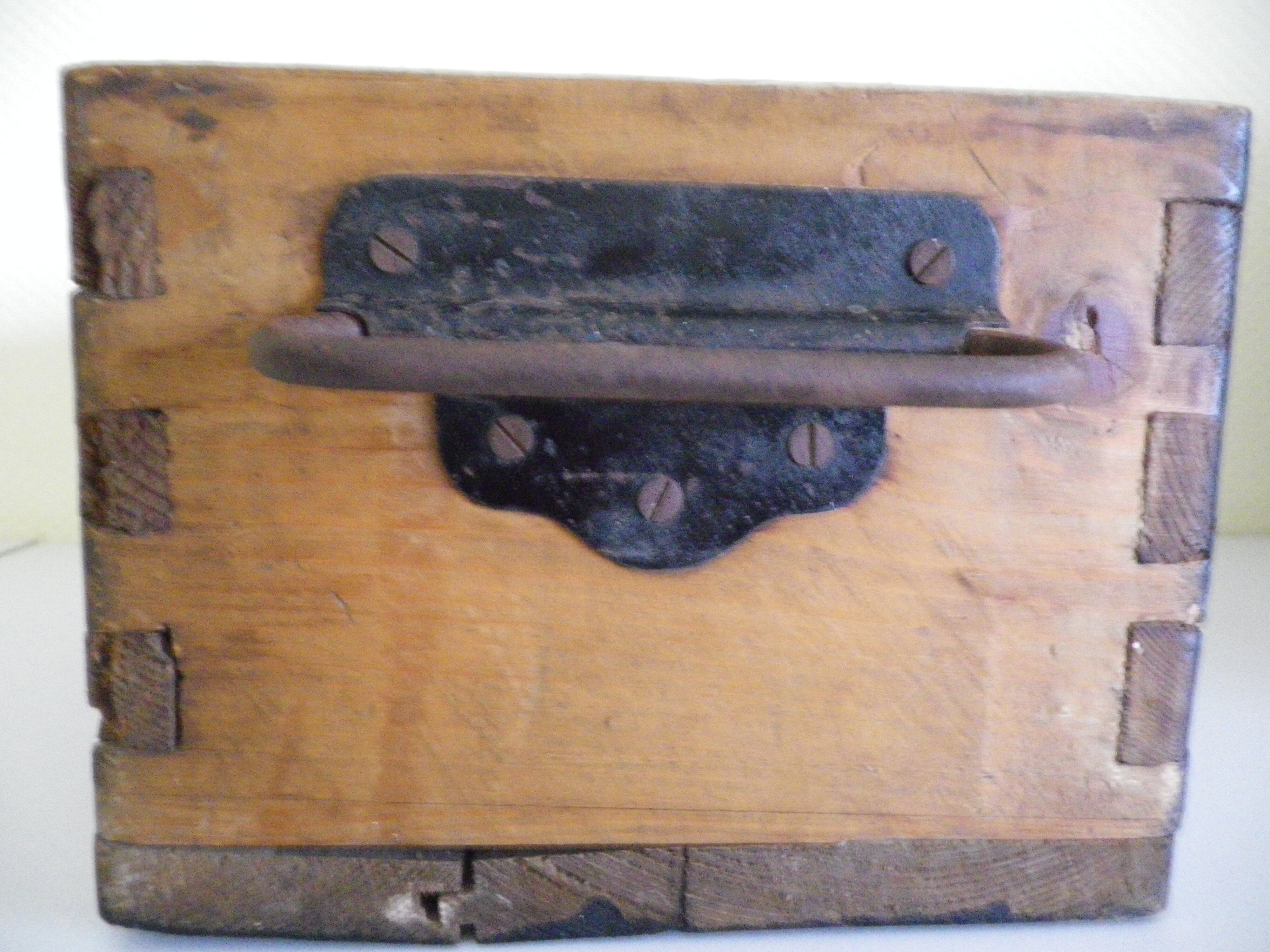 Box of old storage workshop Assembly dovetail 2 handles 1950s
