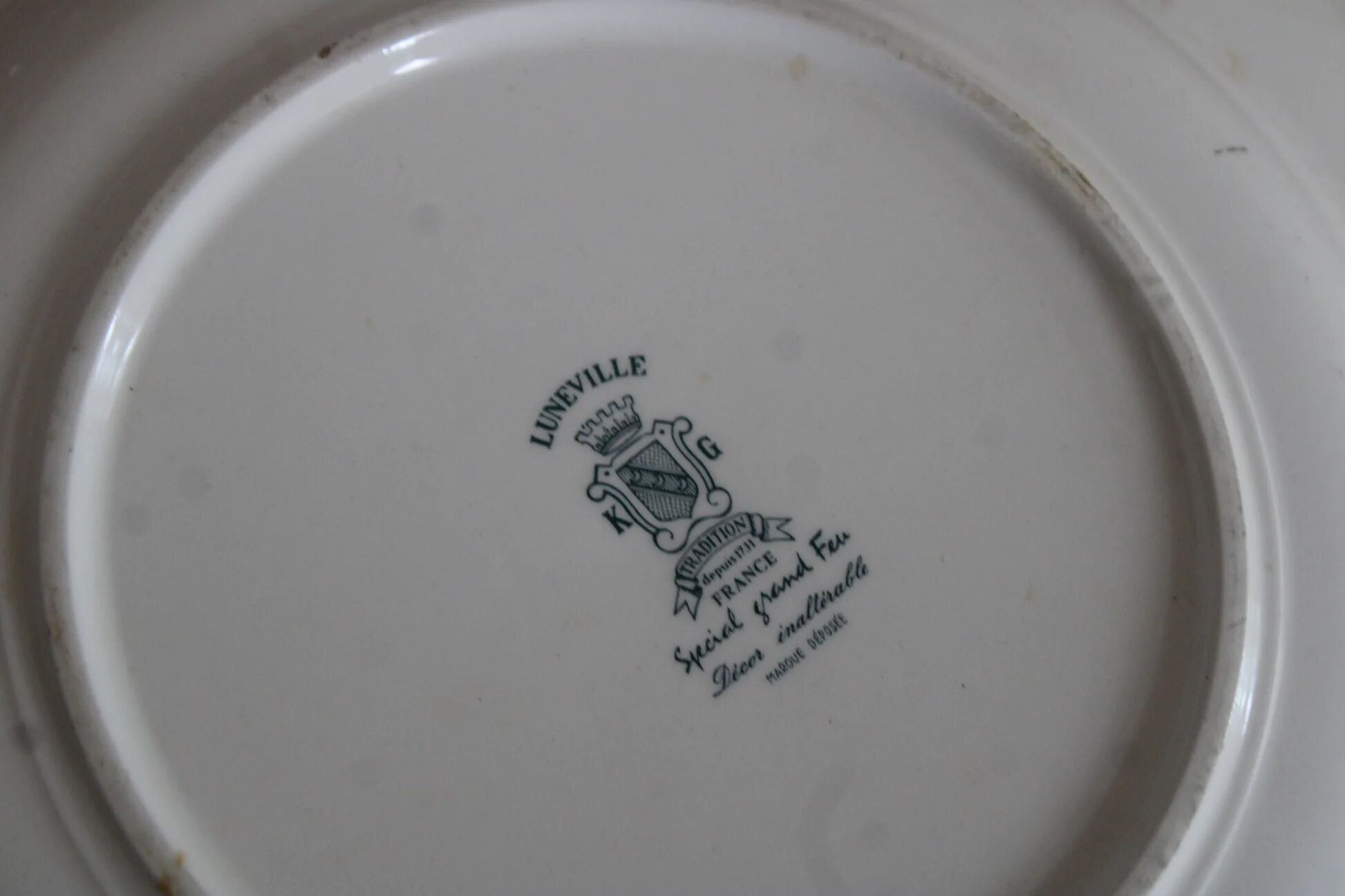 Large vintage shallow dish Lunéville KG – French earthenware, purple country decor – 30 cm