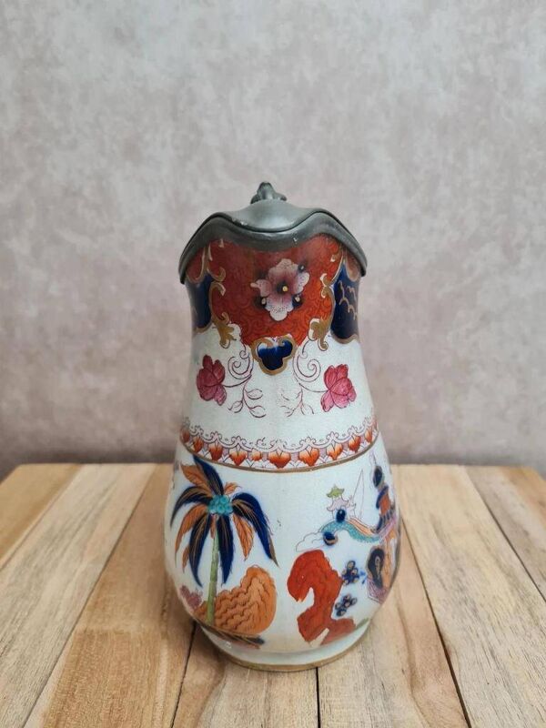Pichet ancien japonisant XIXe, couvercle en étain, décor Imari
