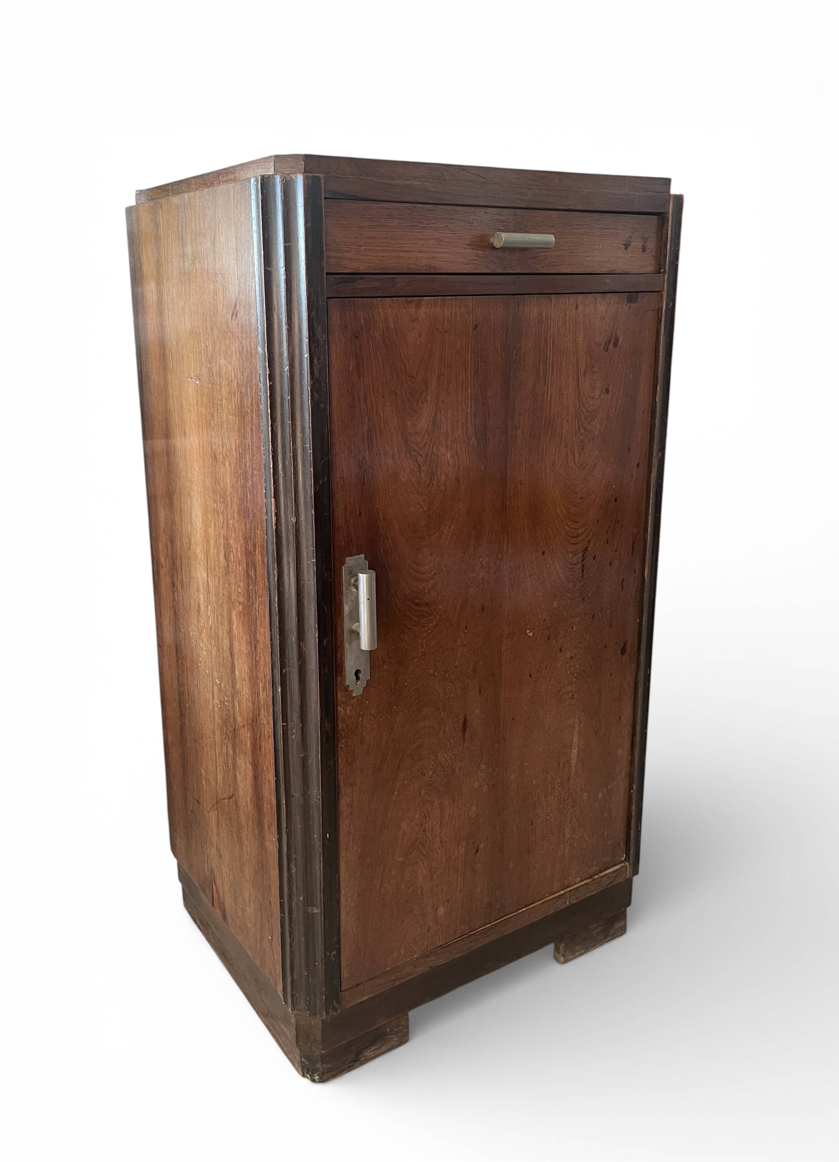 Art déco, meuble confiturier placage palissandre vers 1930